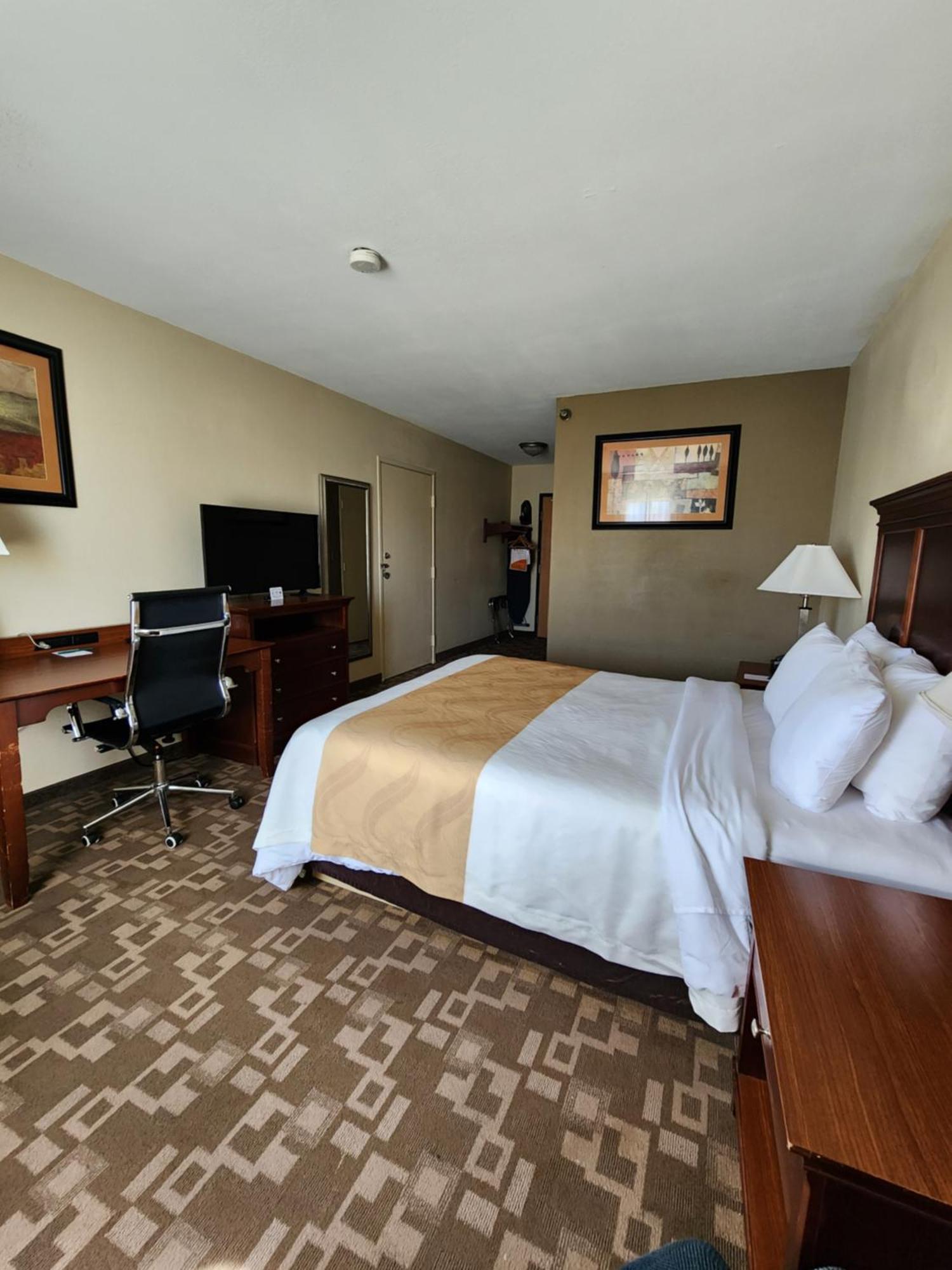 Quality Inn I-70 At Wanamaker Topeka Eksteriør bilde