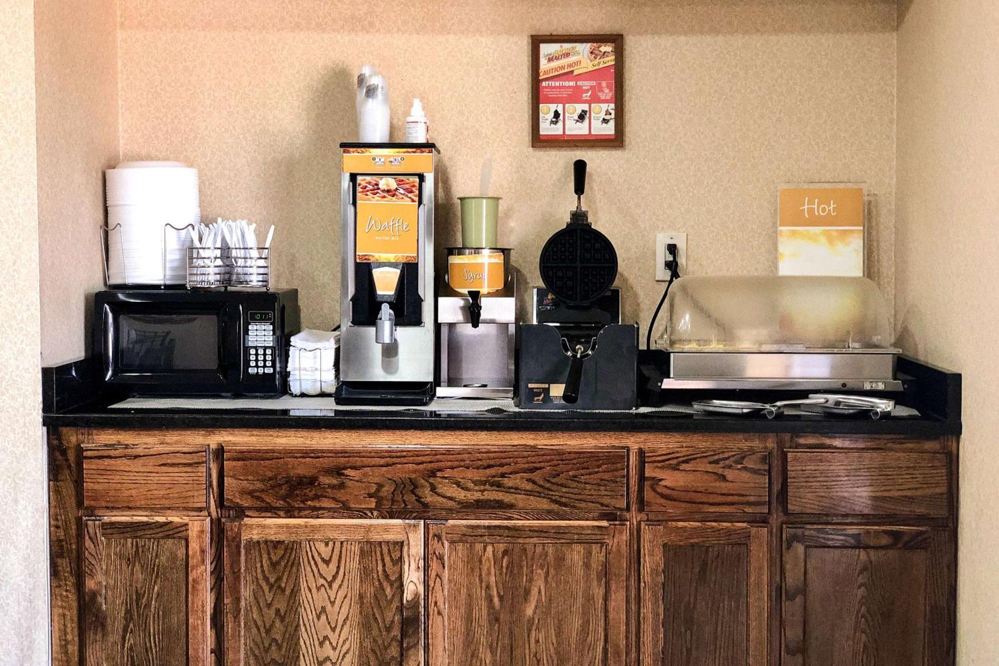 Quality Inn I-70 At Wanamaker Topeka Eksteriør bilde