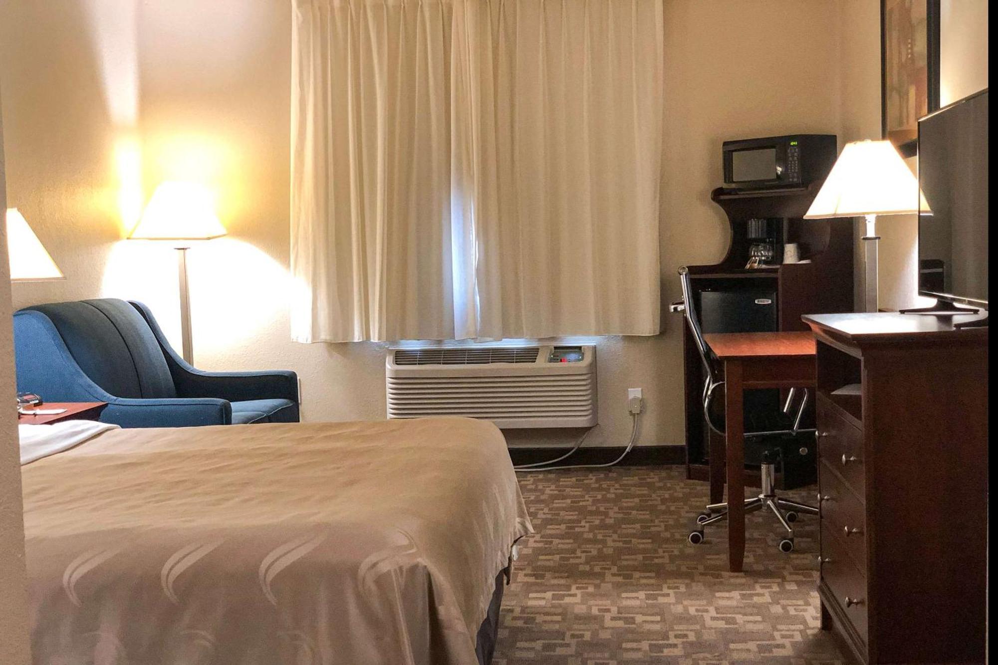 Quality Inn I-70 At Wanamaker Topeka Eksteriør bilde