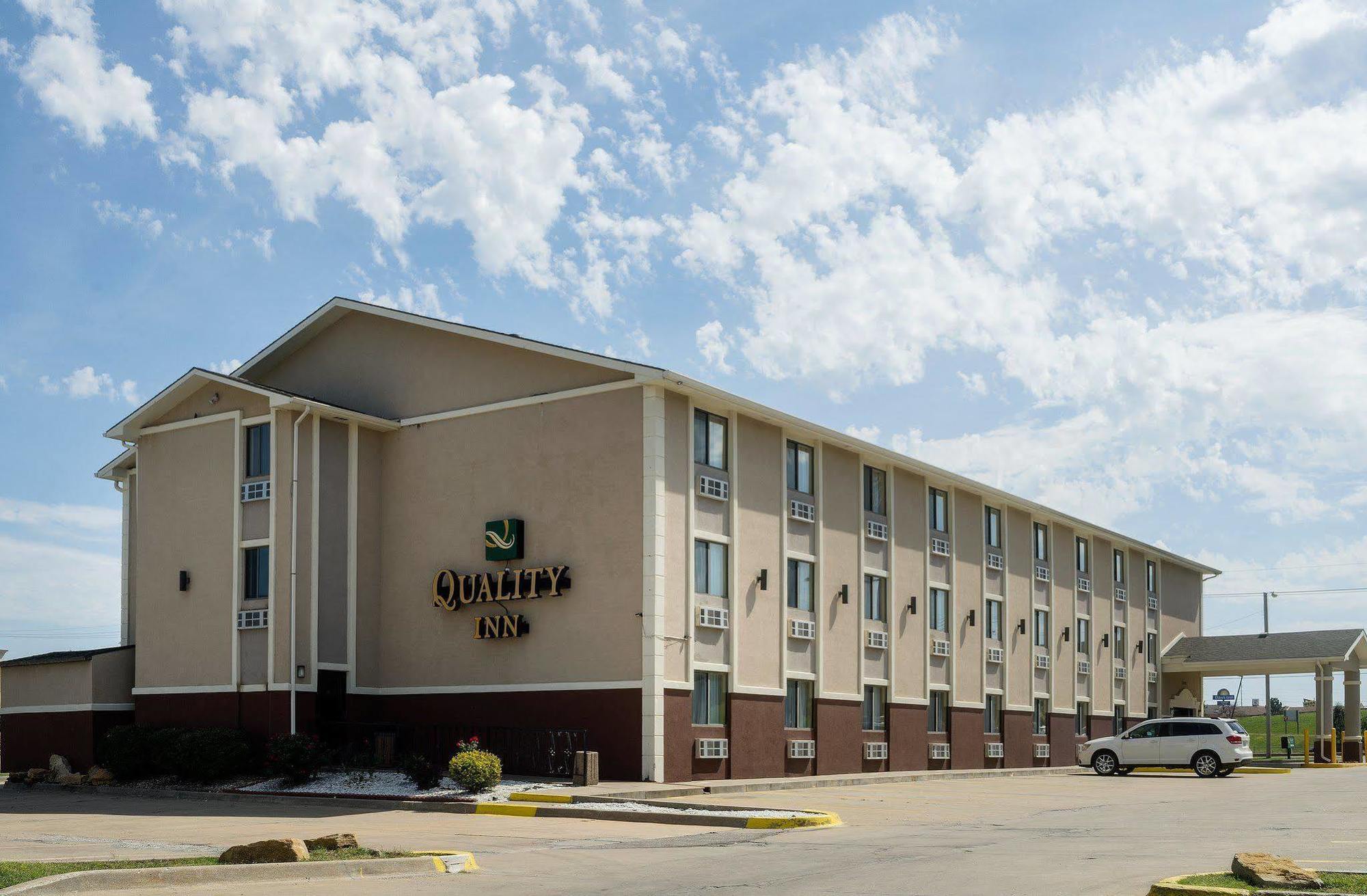 Quality Inn I-70 At Wanamaker Topeka Eksteriør bilde