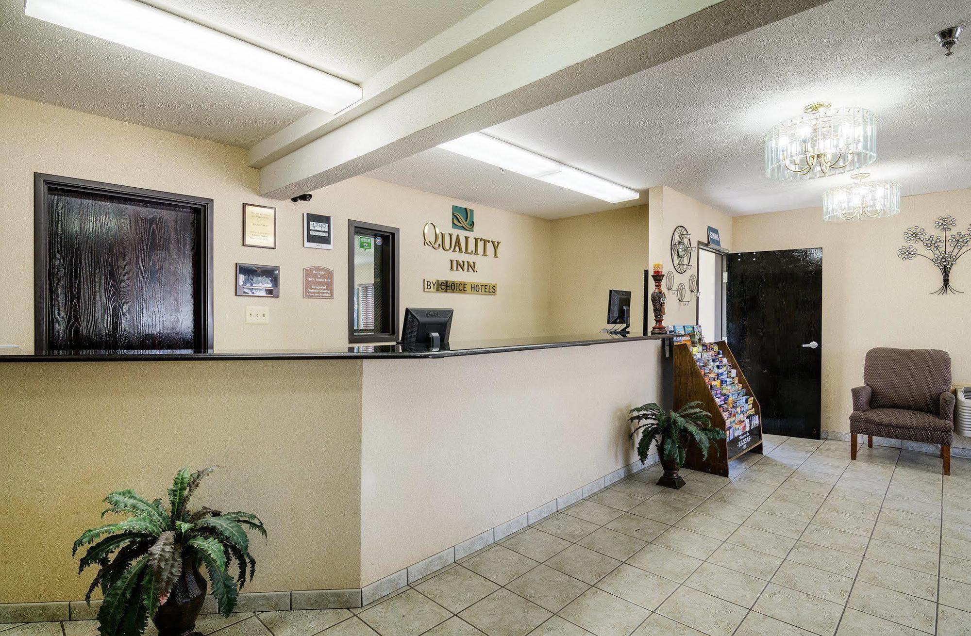 Quality Inn I-70 At Wanamaker Topeka Eksteriør bilde